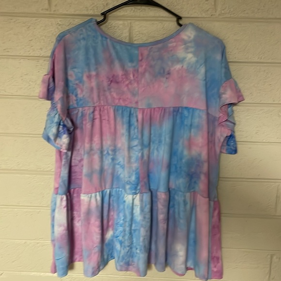 Beautiful and oh so soft cotton candy colors ladies you have to get this. - Picture 3 of 3